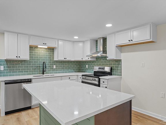 3rd image of 600 N 74th Ave