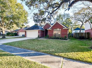 9715 Charter Ridge Dr, Houston, TX 77070