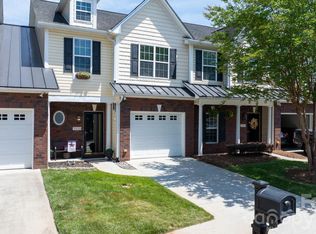 2010 Talbot Ln, Hickory, NC 28602