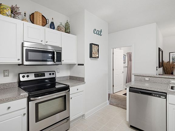 5th image of 6000 Windsor Green Way #11-202