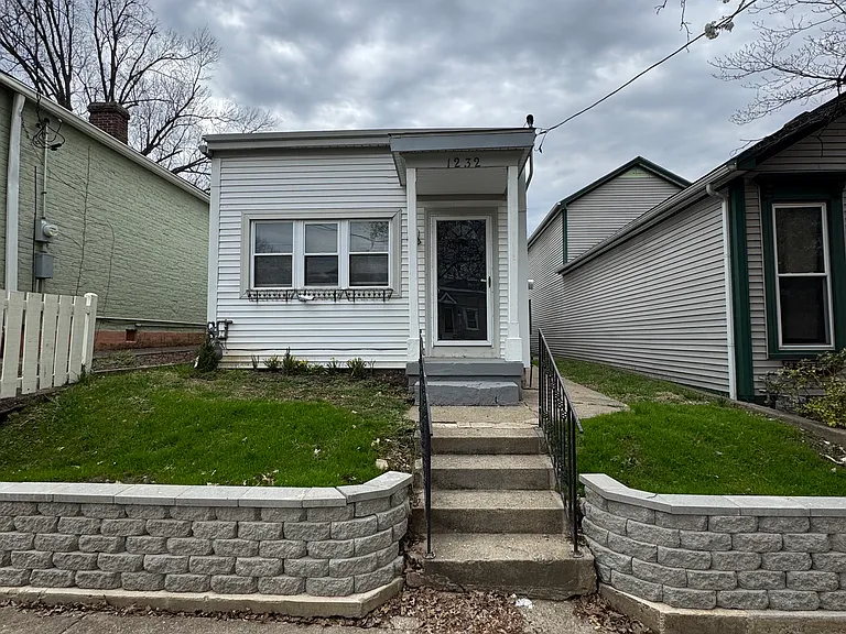 1232 Payne St — Photo 1
