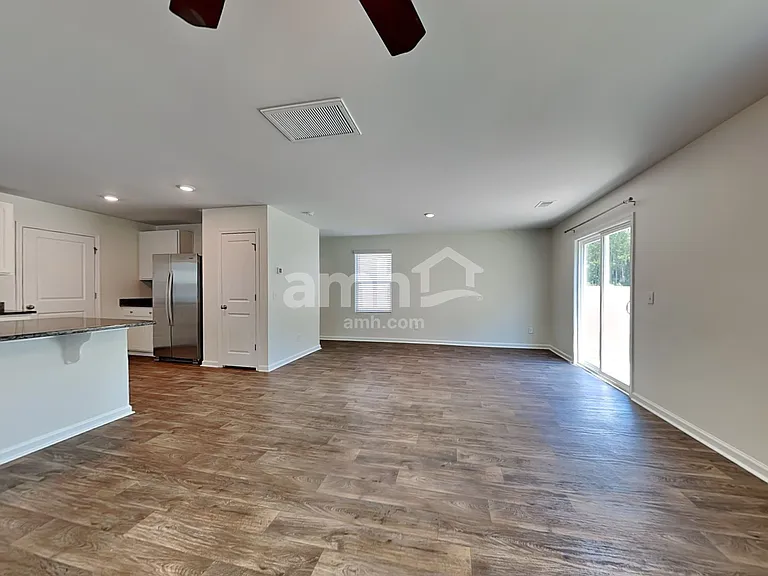 112 Tobago Cir — Photo 8