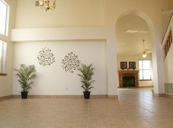 Large entry tiled first floor