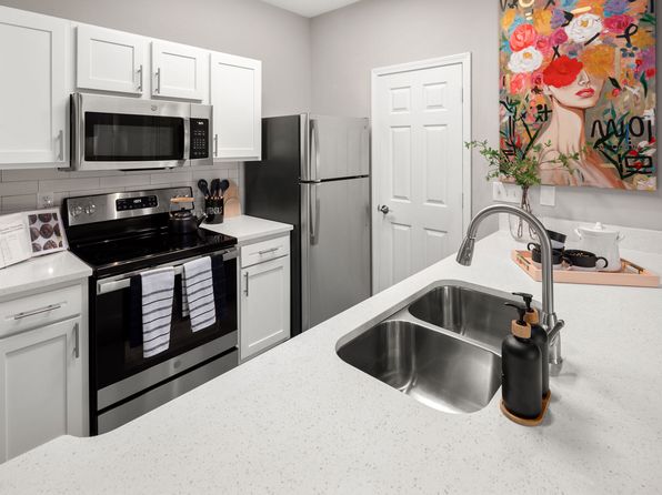 1101 Flagstone Ln #11-207