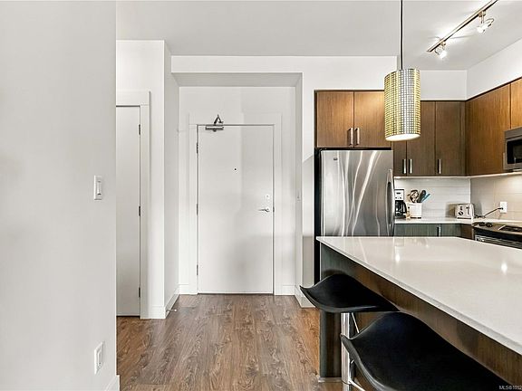 4th image of 286 Wilfert Rd #204