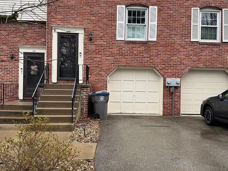 195 Scott Ln — Photo 1