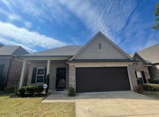 5568 Falling Bark Dr, Memphis, TN 38134