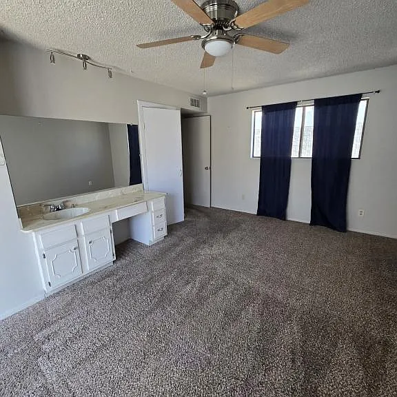 690 Paseo Granada — Photo 13