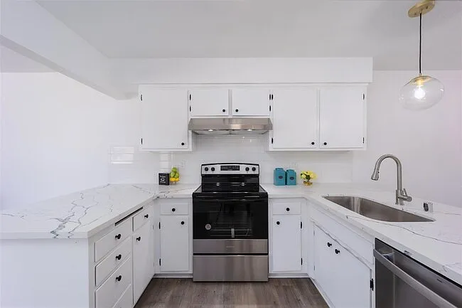 1251 Noonan Dr — Photo 3