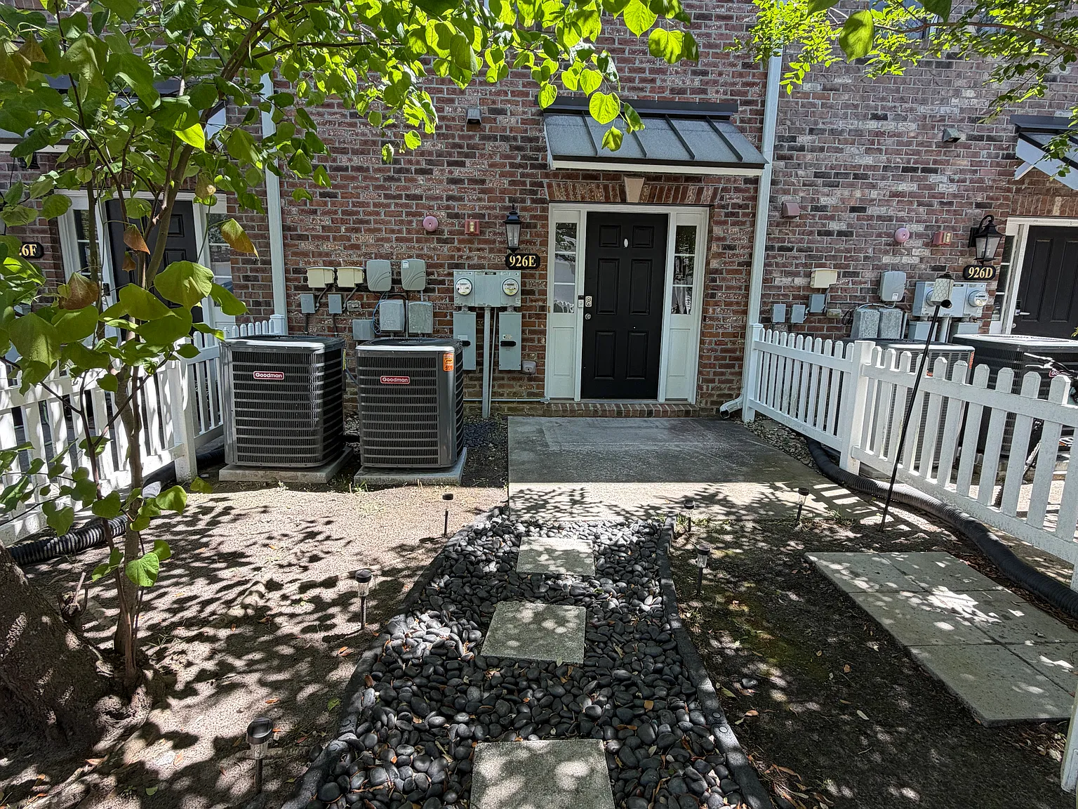 2 bed, 2.5 bath, 1250 sqft, $1,900 — Photo 4