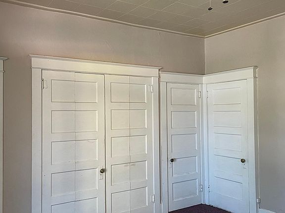 3rd image of 728 12th St #1