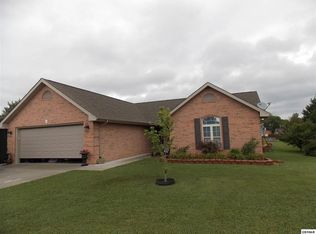 523 Dixon Ln, Kodak, TN 37764