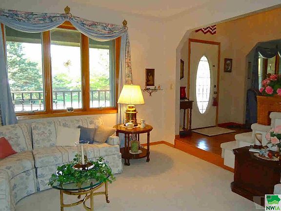 3rd image of 3202 Leona Dr