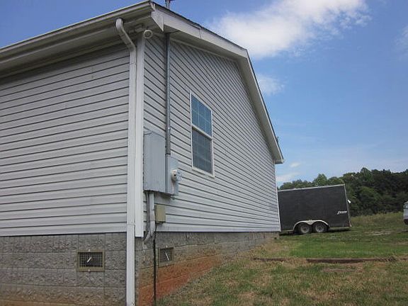 3rd image of 1094 Johnsons Ln