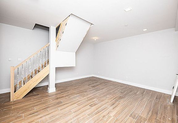 4th image of 2270 Pacific St #1