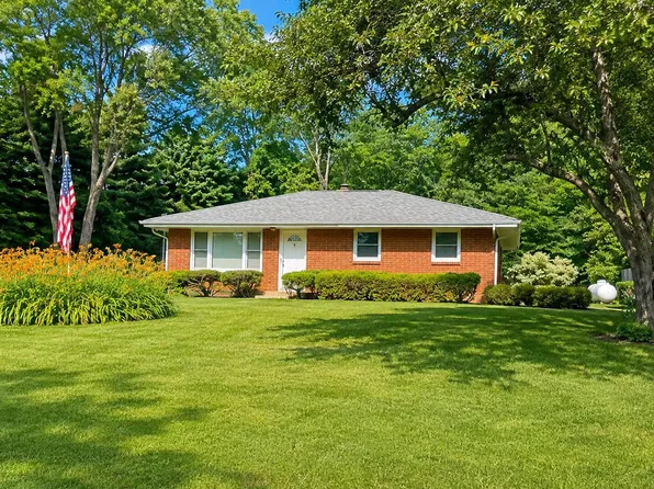 3899 S Weldon Rd, Winnebago, IL 61088