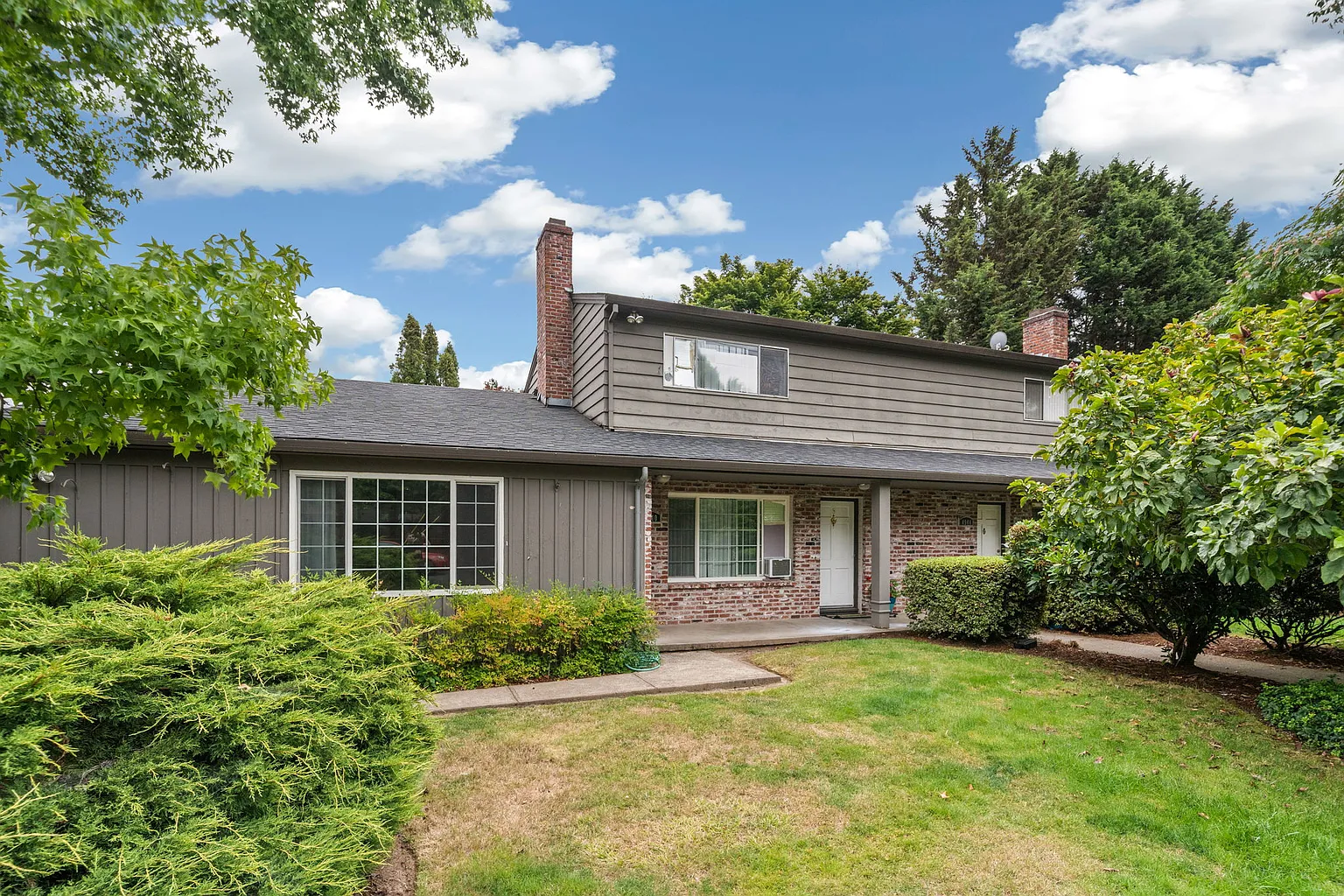 4940 SW Dogwood Ln photo 1
