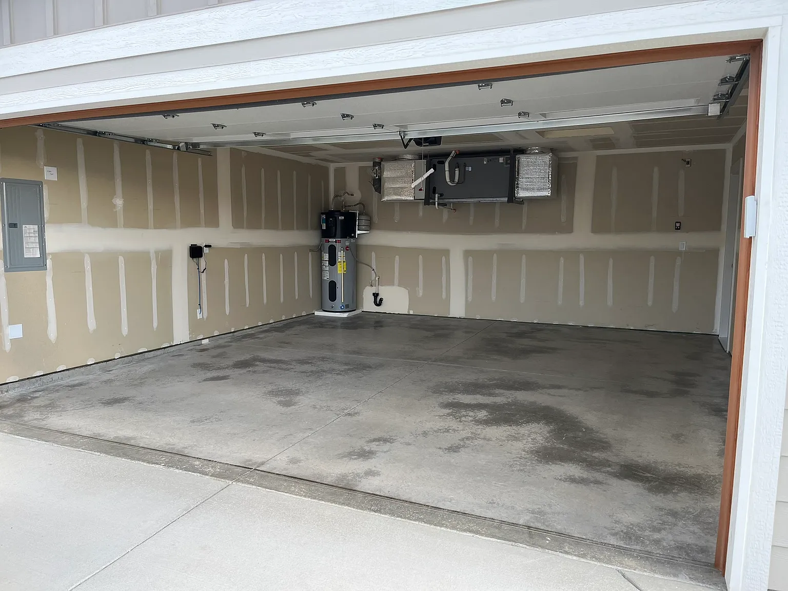 2 bed, 975 sqft, $1,900 — Photo 3