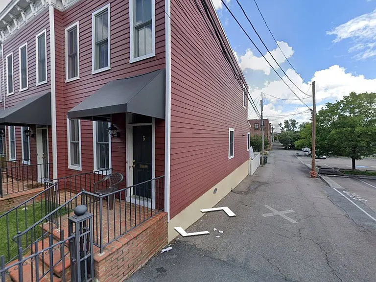 5 S Plum St — Photo 1