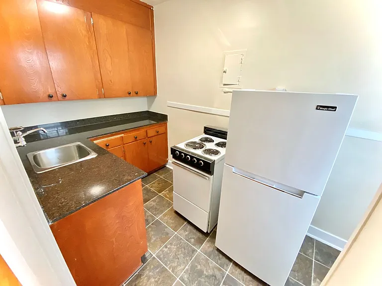 Embassy Apartments — Photo 17