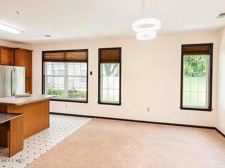 526 Saint Andrews Pl — Photo 18