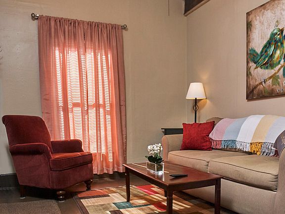 32" TV Business/remote worker capable WiFi (100+Mbps down)