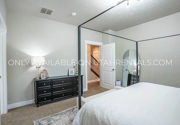 1777 W Yarrow Dr — Photo 15