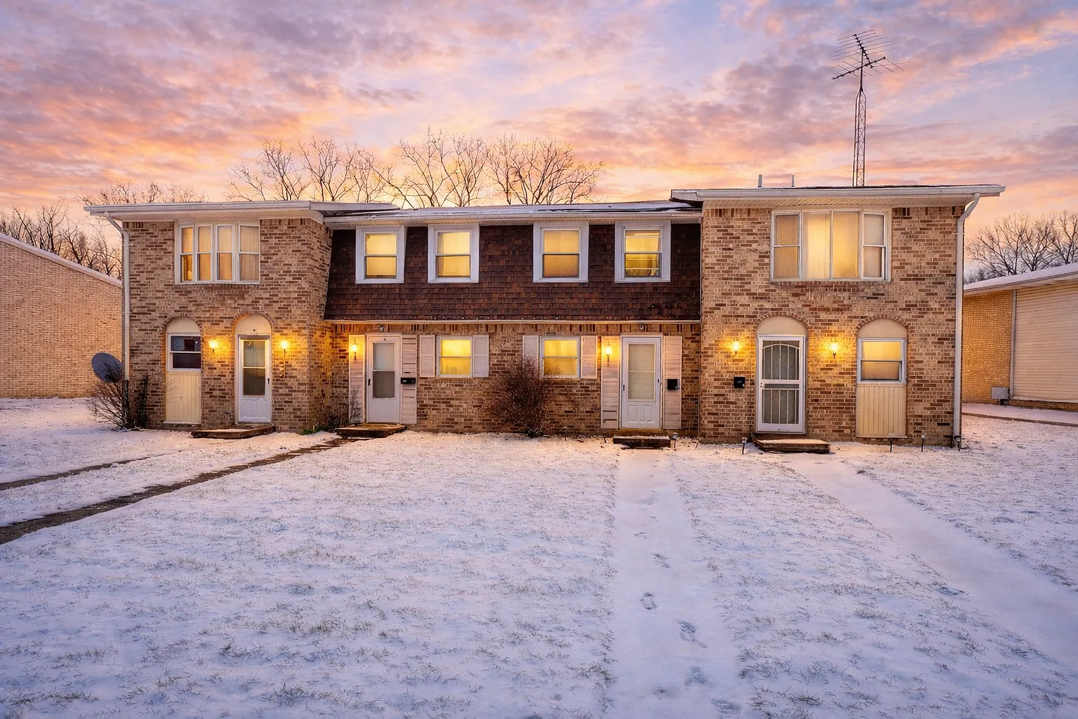 2 bed, 1.5 bath, $1,075 — Photo 1