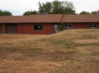 17464 174th St, Basehor, KS 66007