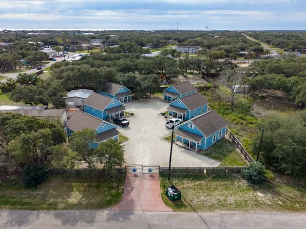 419 W Concho St Unit A-f, Rockport, TX 78382