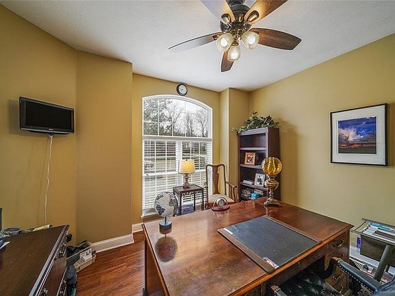 4th image of 726 Woodlake Dr Unit 17A