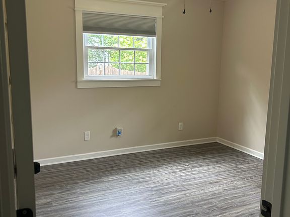4th image of 3910 Luwana Ln