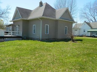 208 E Willow St, Sorento, IL 62086