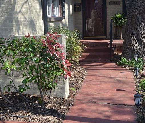 3rd image of 404 John Arden Dr
