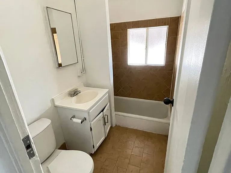 1706 Arlington Ave — Photo 8