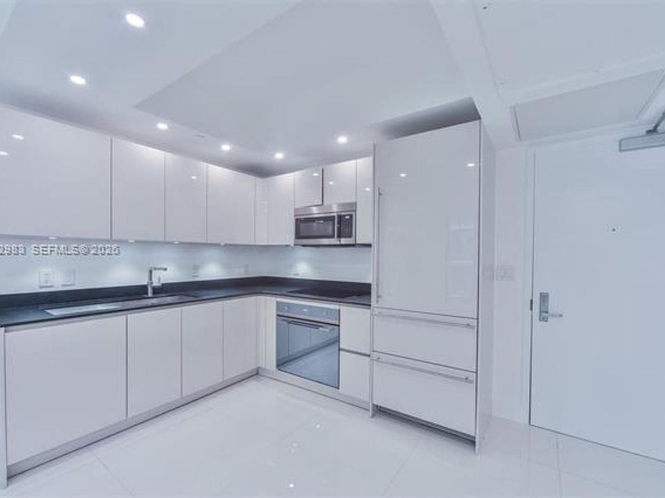 1st image of 1010 Brickell Ave #Cu-3107