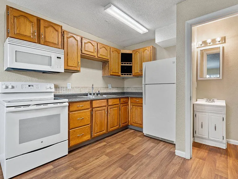 Stoneside Apartments — Photo 44