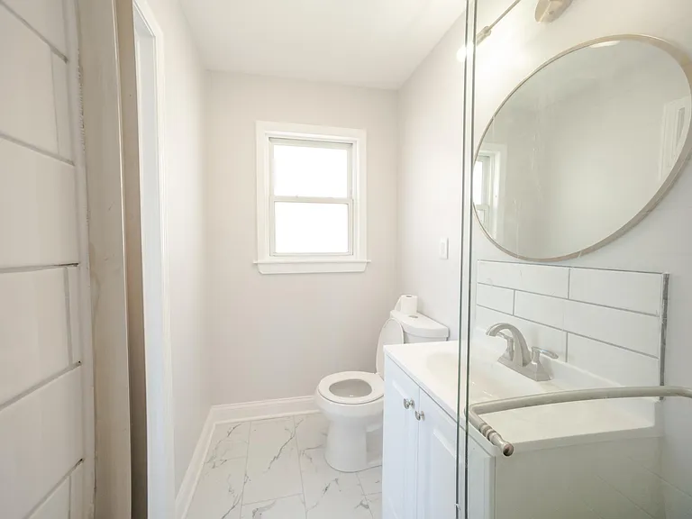 2242 N Lavergne Ave — Photo 8