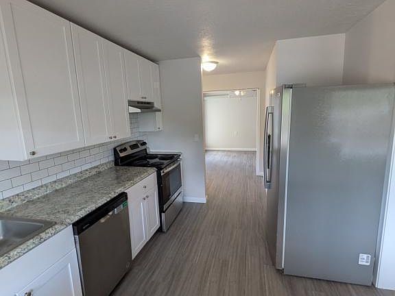 5th image of 3911 NE Garden Dr