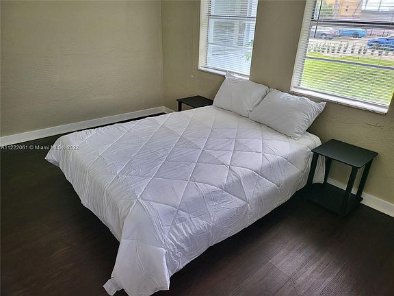 3rd image of 2112 Taft St #1