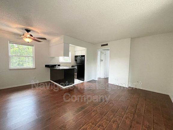 2nd image of 4811 Live Oak St #203