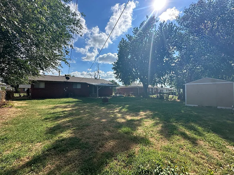 407 W Fairchild Dr — Photo 25