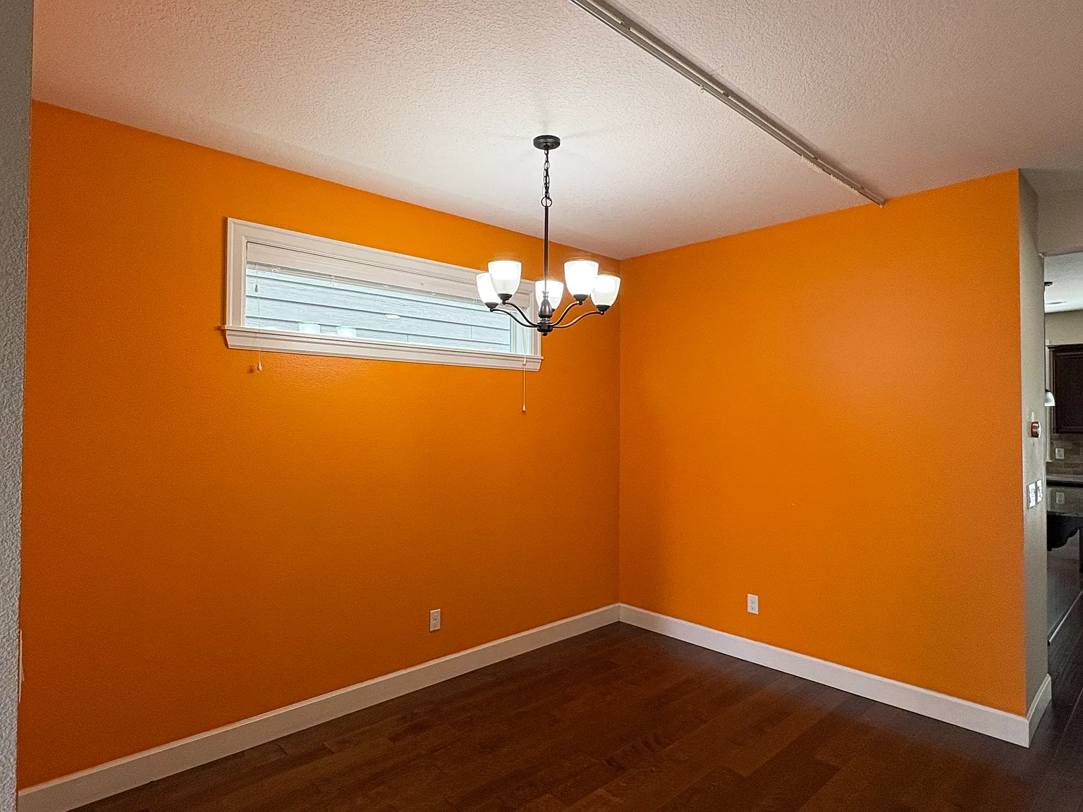 4 bed, 2547 sqft, $3,295 — Photo 3