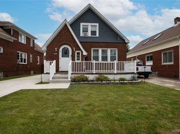 35 Fernald Ave, Lackawanna, NY 14218