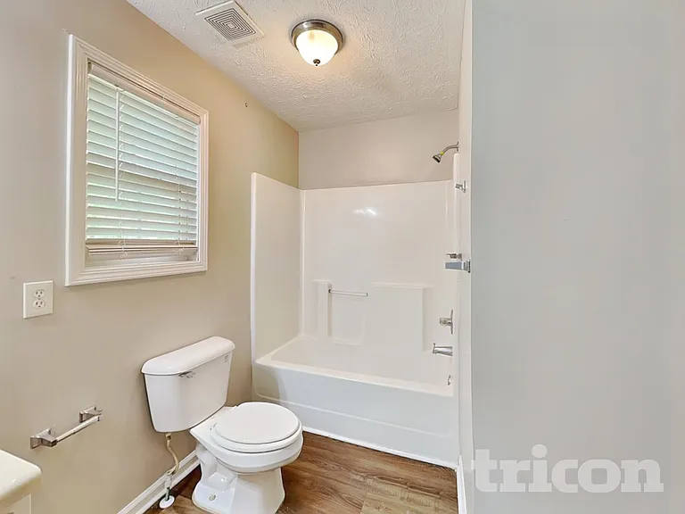 205 Highgrove Dr — Photo 11