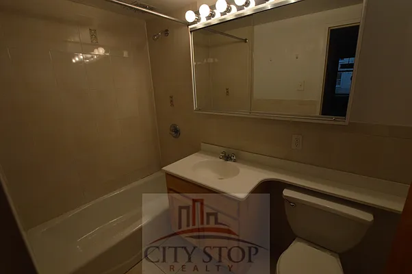 Rented by City Stop Realty | media 7