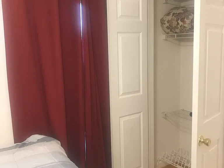 20 Van Reipen Ave — Photo 4