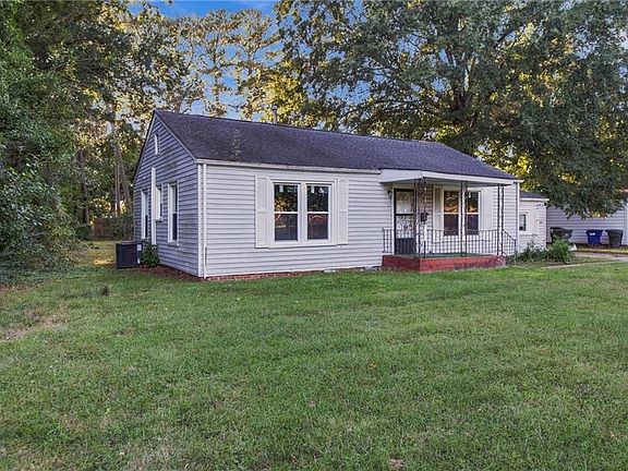 4th image of 951 Ingleside Rd
