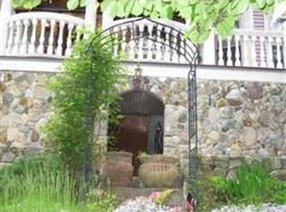 18 Atherton Rd, Brookline, MA 02446