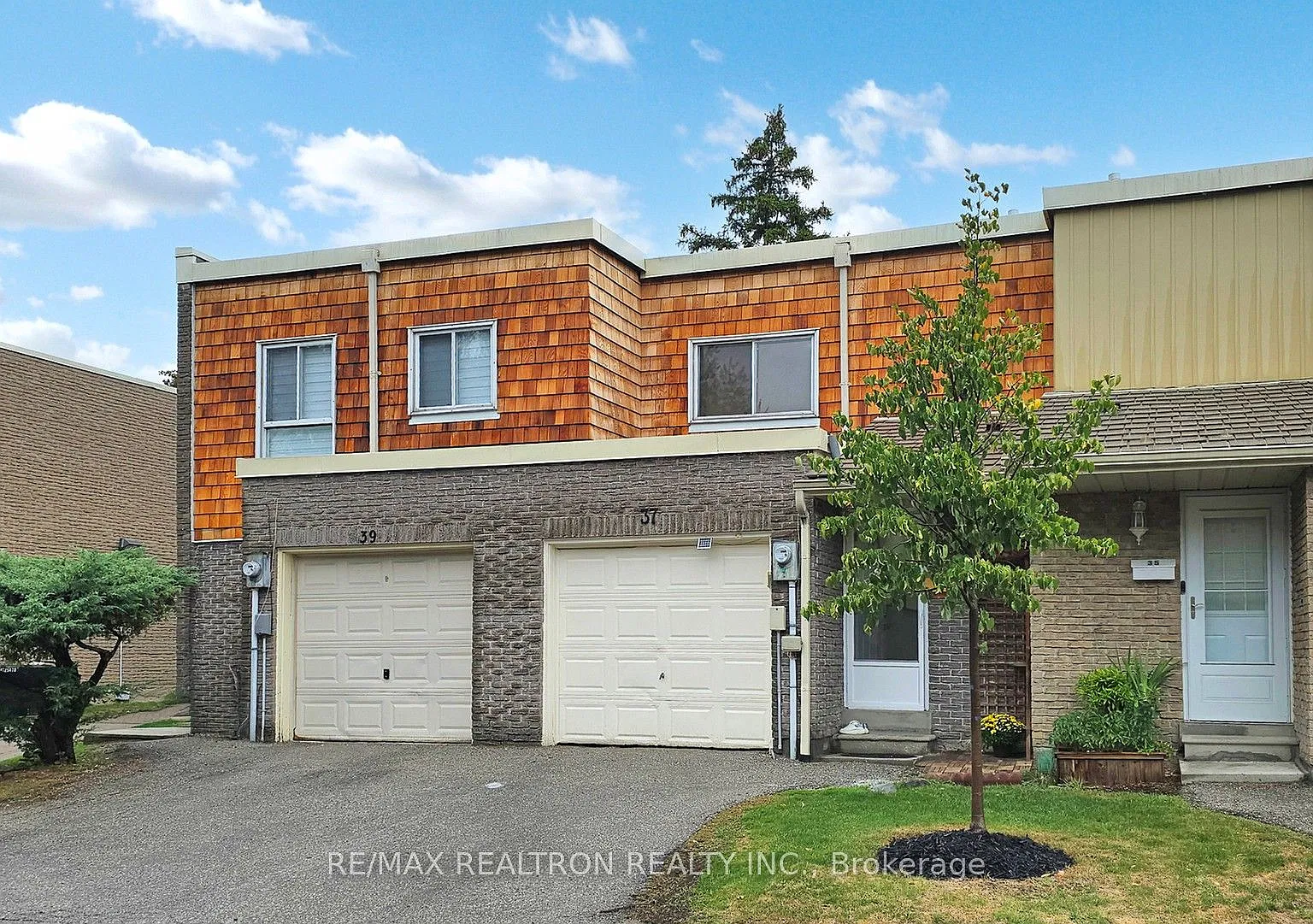 4 bed, $3,450 — Photo 1